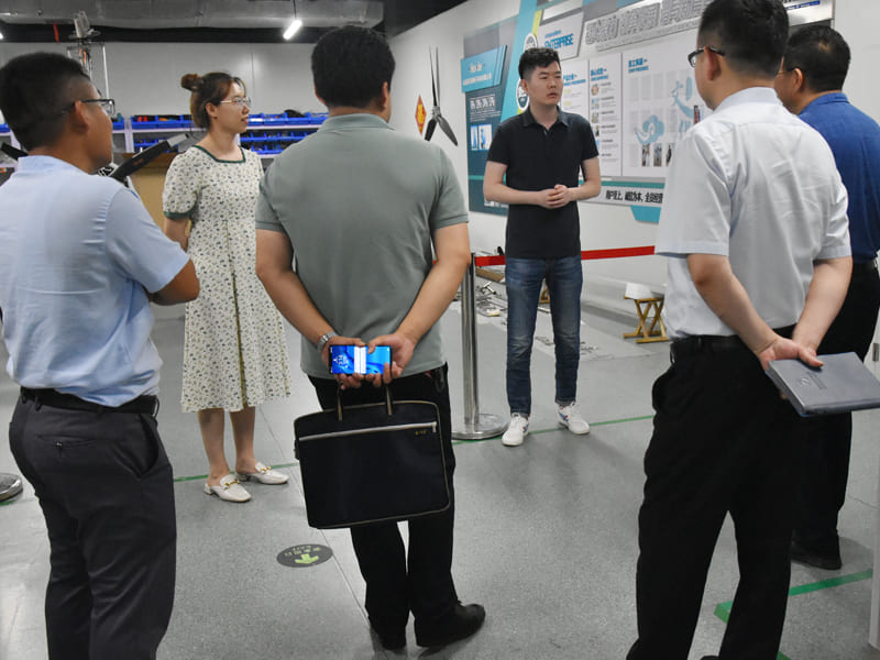 光电园领导莅临雷竞技在线观看科技进行参观考察